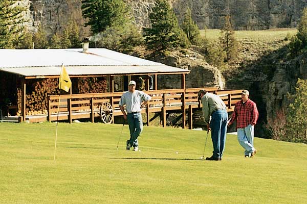 Deep Creek Outfitters and Heaven On Earth Ranch - golfing